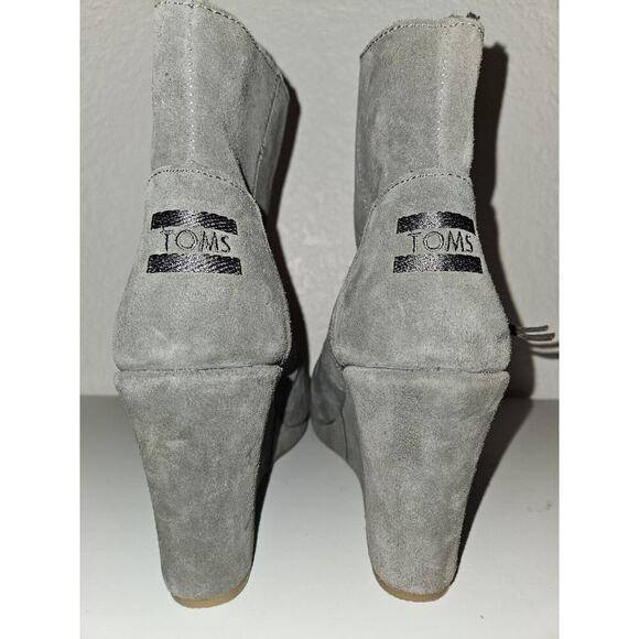 NEW! TOMS Desert Wedge High Grey Suede Women's Size 10 Ankle Boots Zipper Side - Picture 2 of 14